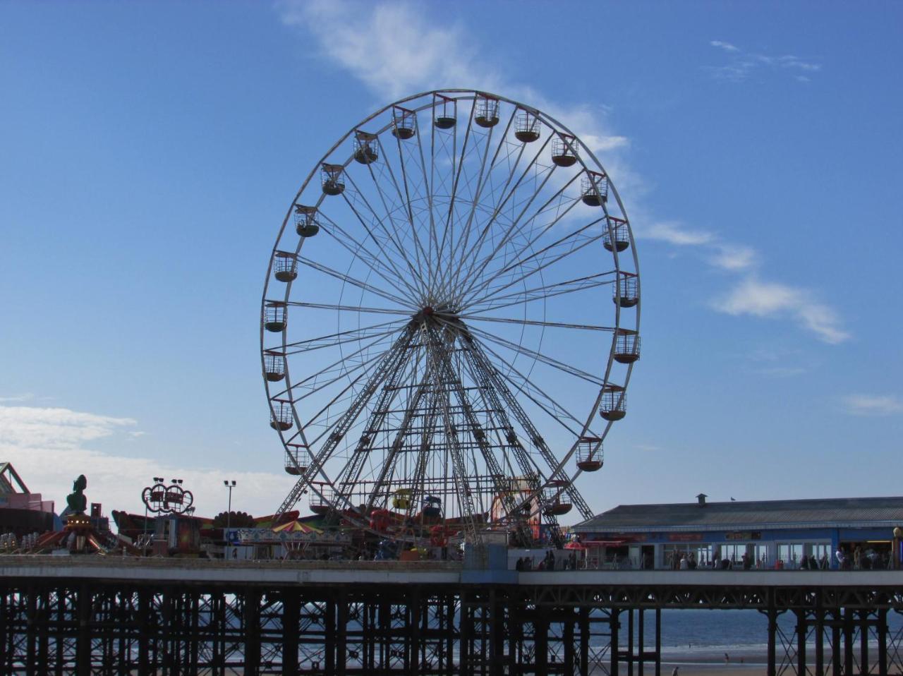 Simpson Beach View Apartments By Blackpool Service Apartments Εξωτερικό φωτογραφία